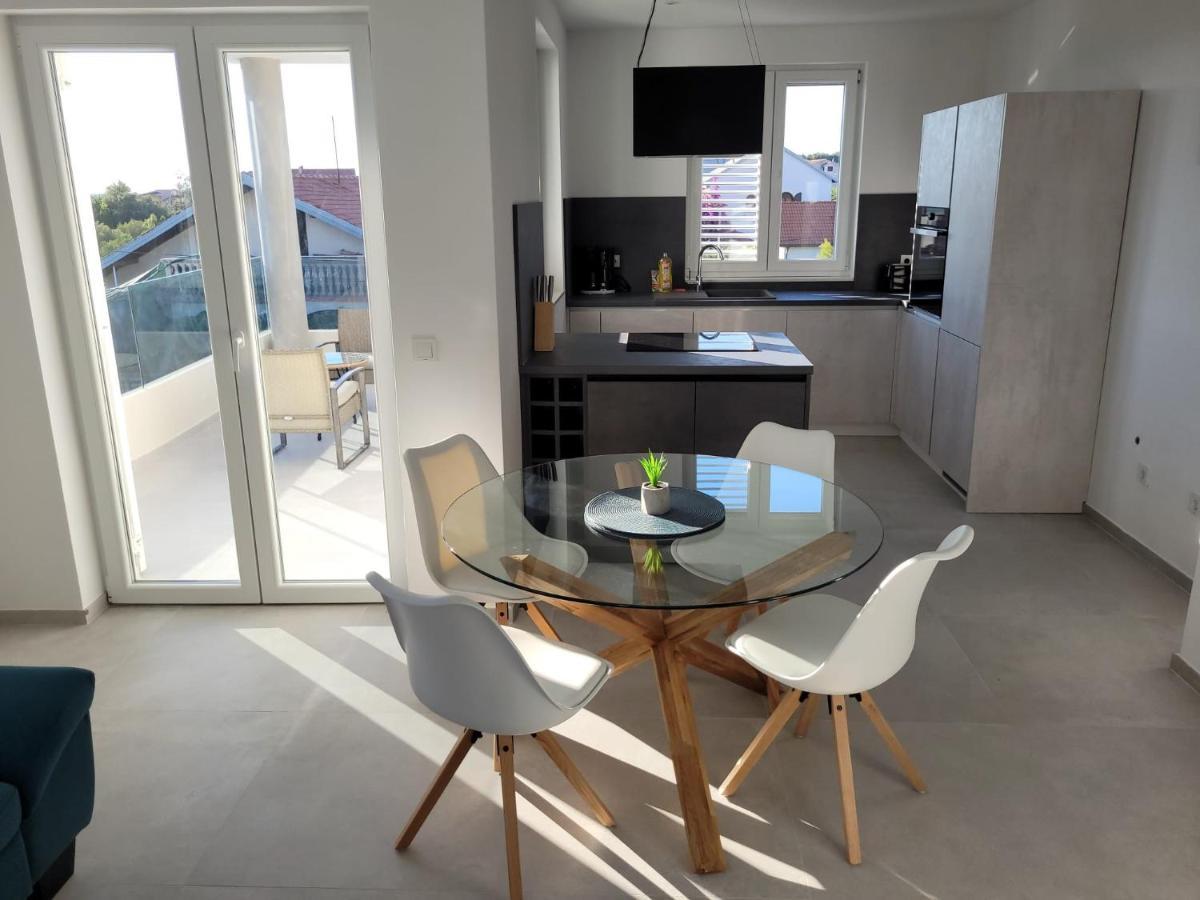Haus Dalmatia With Heated Pool Daire Bibinje Dış mekan fotoğraf