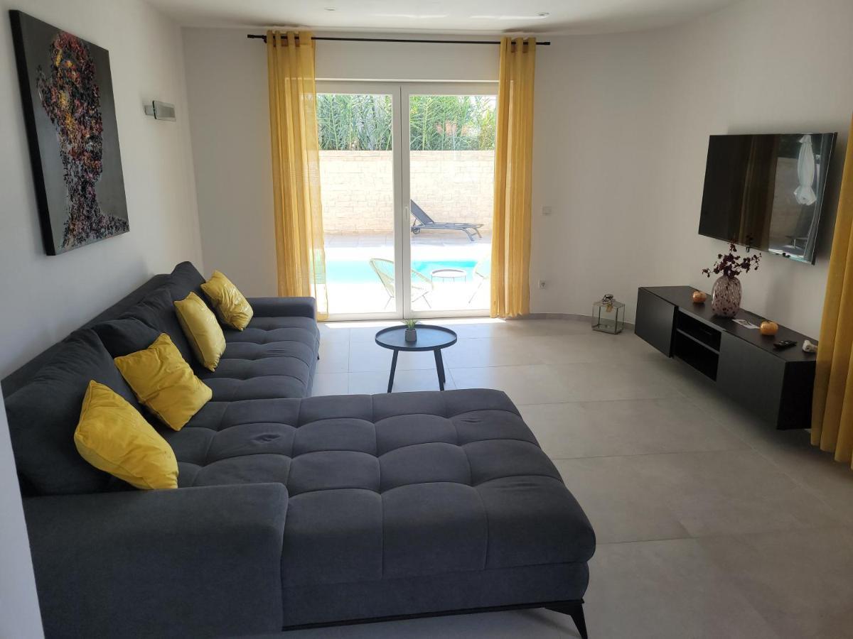 Haus Dalmatia With Heated Pool Daire Bibinje Dış mekan fotoğraf
