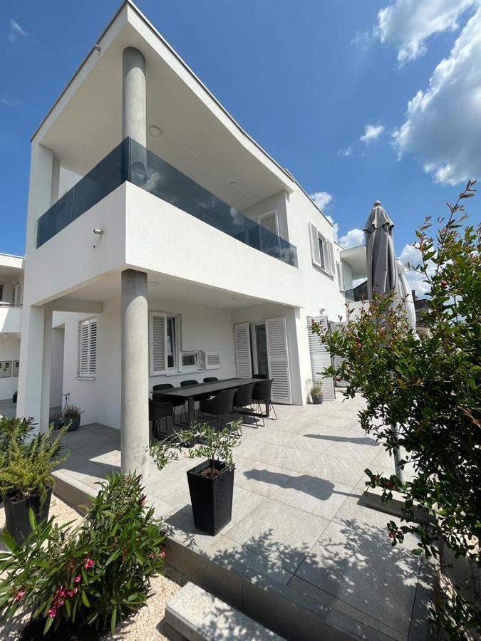 Haus Dalmatia With Heated Pool Daire Bibinje Dış mekan fotoğraf