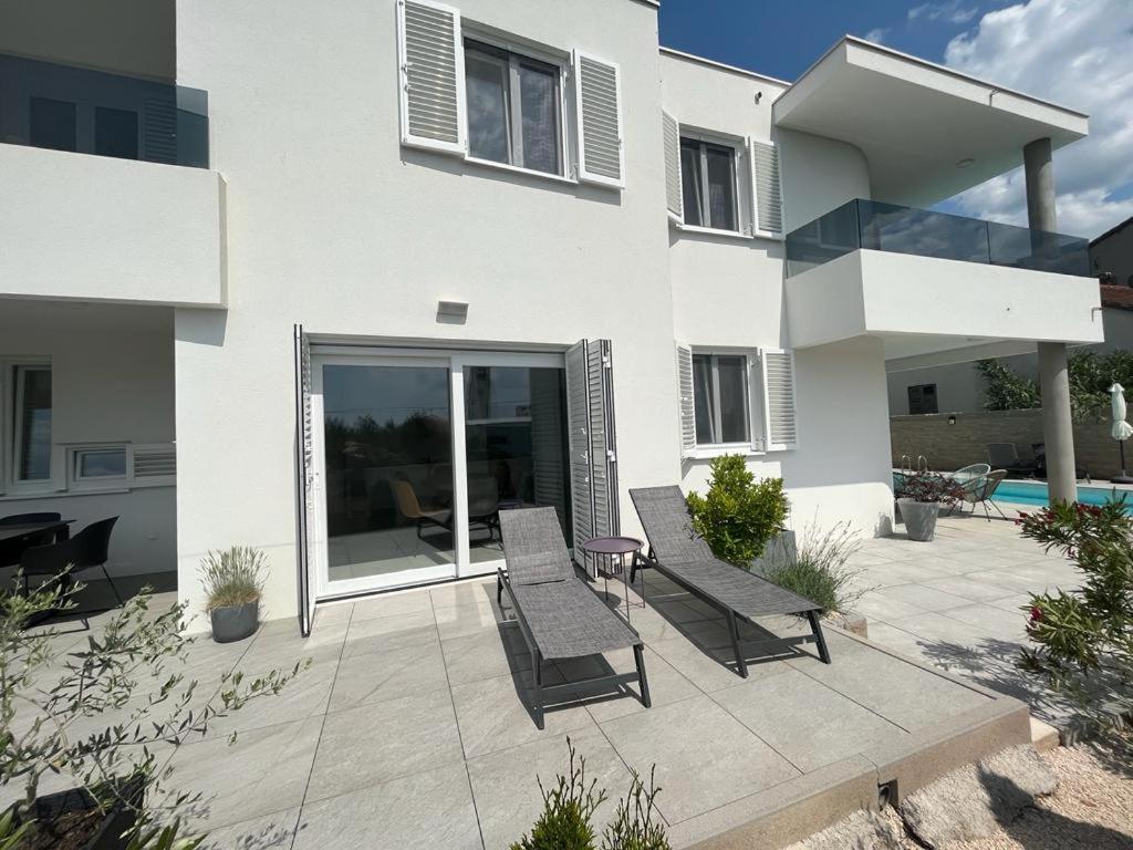 Haus Dalmatia With Heated Pool Daire Bibinje Dış mekan fotoğraf