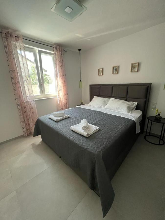 Haus Dalmatia With Heated Pool Daire Bibinje Dış mekan fotoğraf