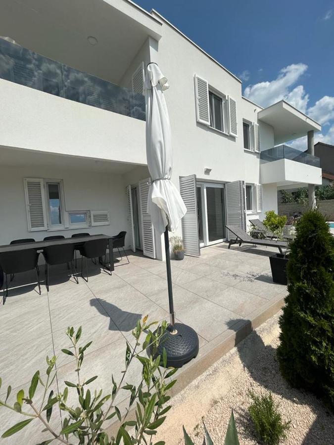 Haus Dalmatia With Heated Pool Daire Bibinje Dış mekan fotoğraf